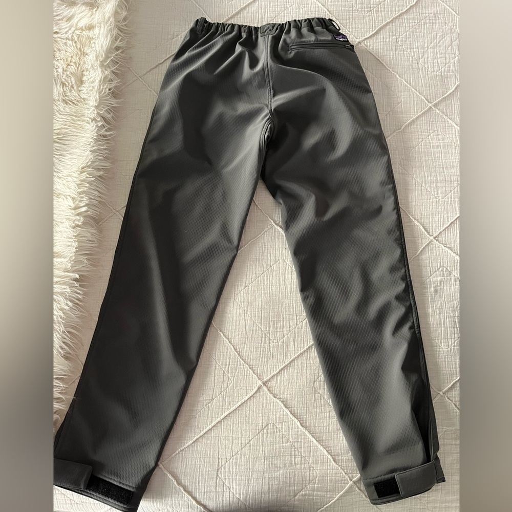 Gray Patagonia fleece lined pants size M